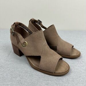 Koolaburra Ugg Kaiah Brown Suede Stacked Heel Sandal, 7